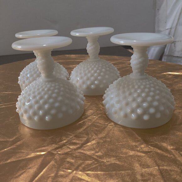 Ice Cream Cups in Hobnail, on a footed base. Amazing White Milkglass from Fenton - Picture 5 of 8